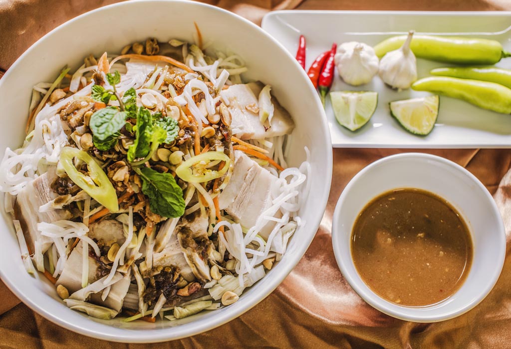 Bún mắm - Hoàng Tín