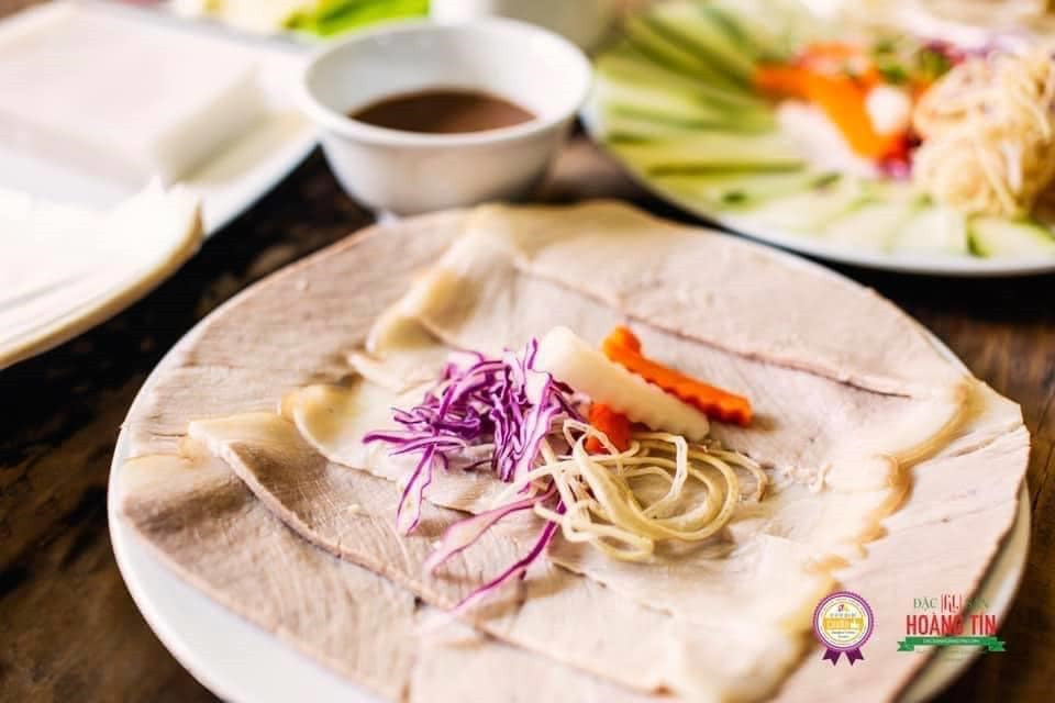 Thịt 2 đầu da - Hoàng Tín