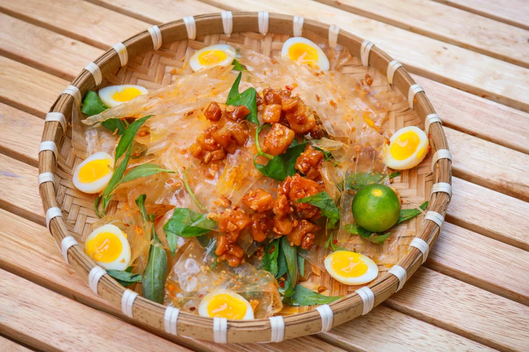 bánh tráng bao nhiêu calo khi trộn cùng topping