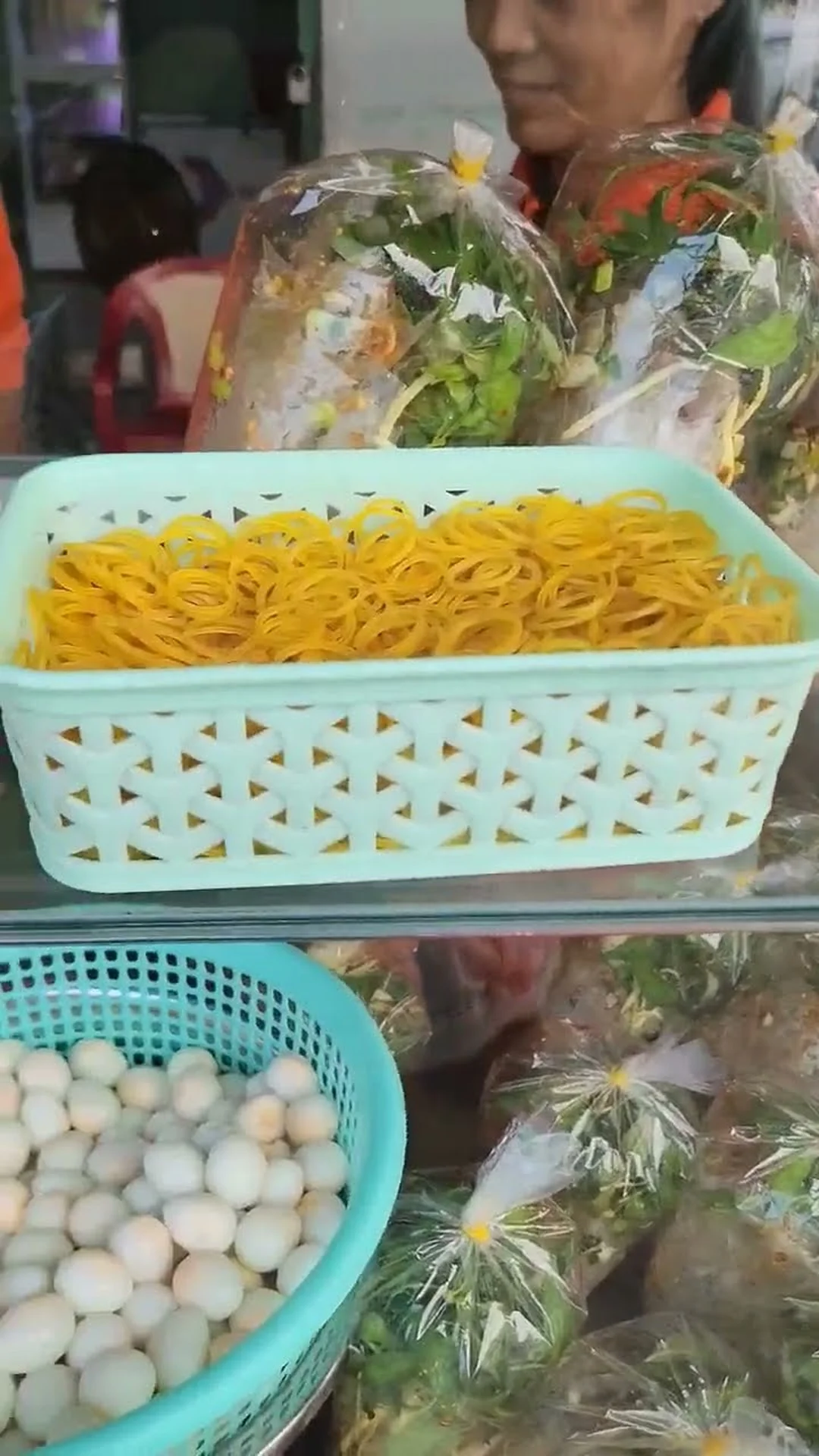 Bánh tráng bình bóng kiểu ăn vặt Sài Gòn