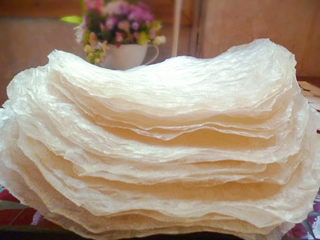 bánh tráng Bình Định mì nhúng dùng cuốn thịt và rau sống