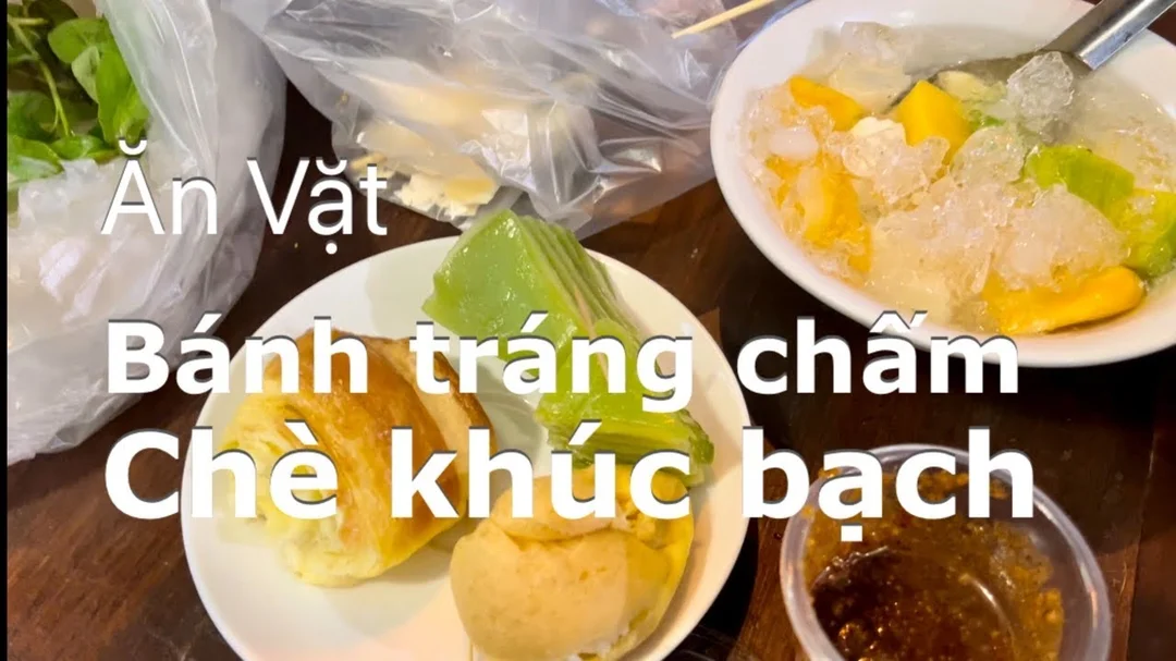 bánh tráng chấm phan xích long nước sốt và bánh dẻo