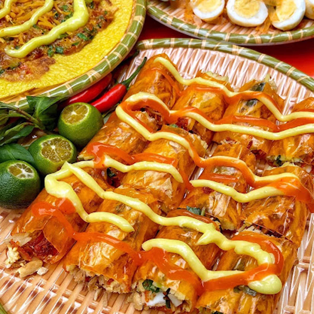 bánh tráng cuốn bơ với sốt bơ béo mịn