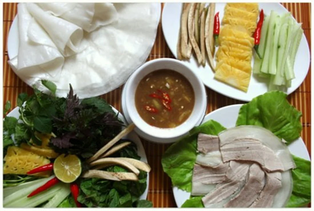 bánh tráng cuốn thịt heo đà nẵng tại quán sạch cho gia đình