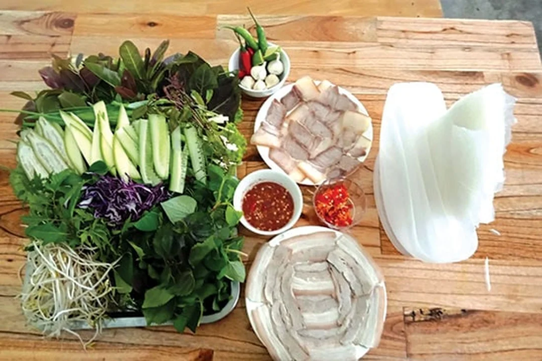 bánh tráng cuốn thịt heo đại lộc kiểu Quảng Nam