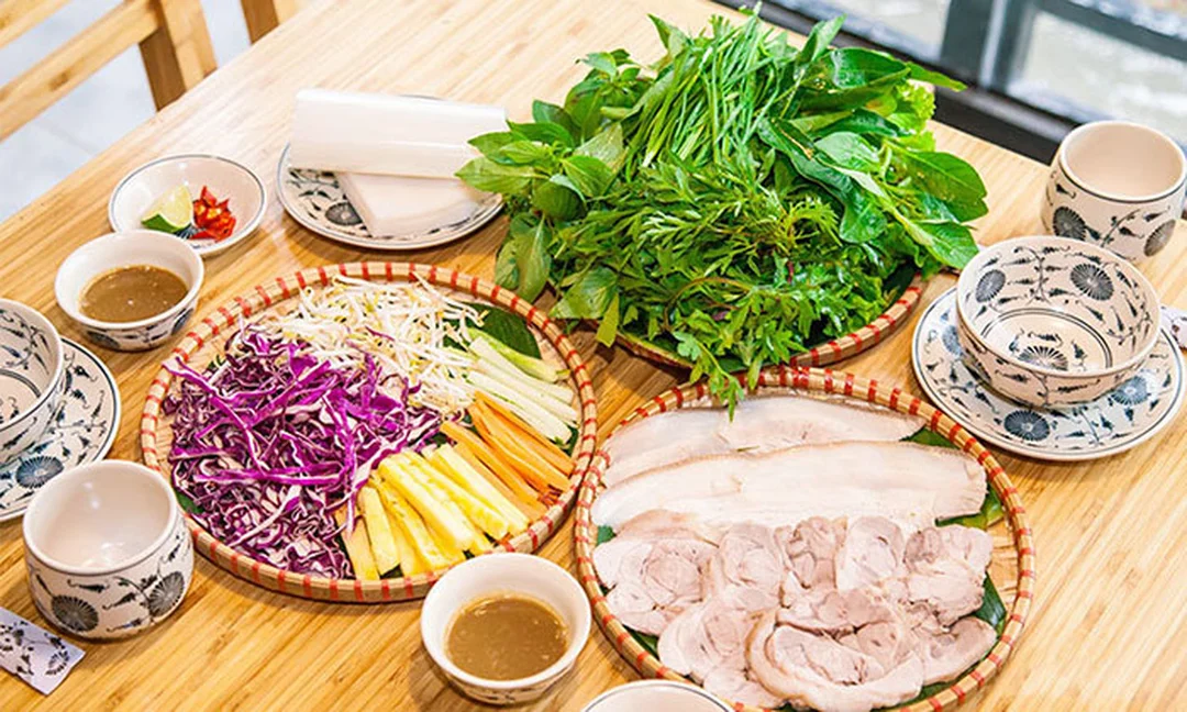 bánh tráng cuốn thịt heo gần đây đặc sản Đà Nẵng