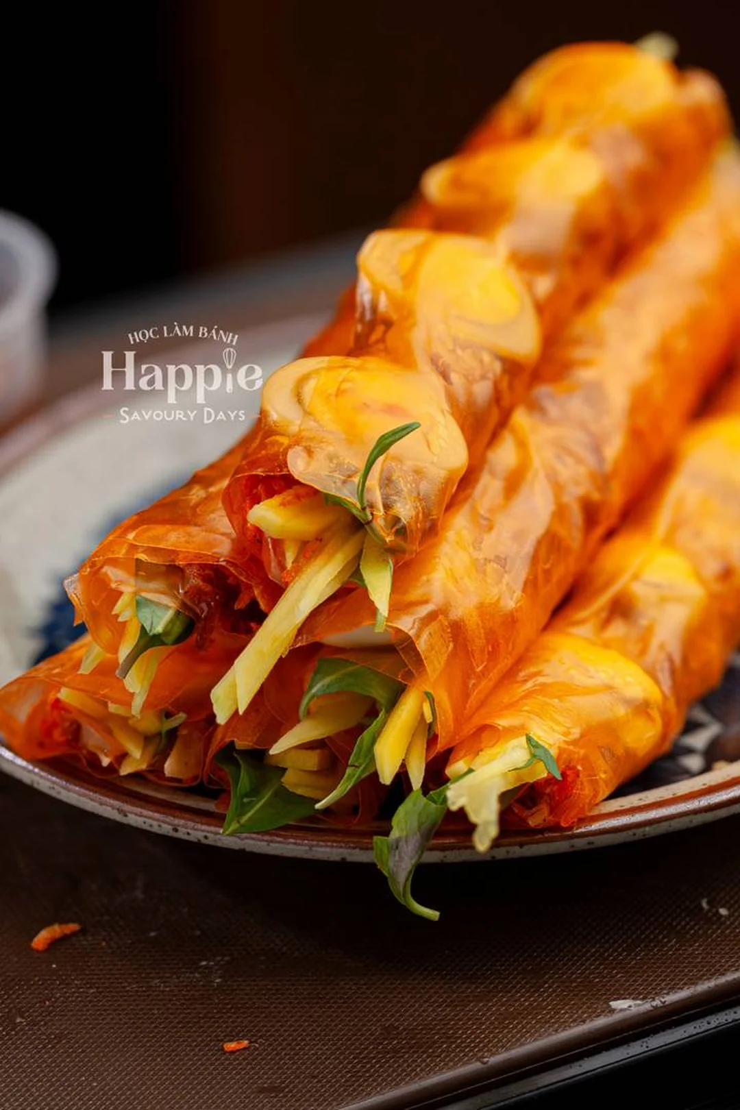 bánh tráng cuốn thịt heo mẹt rau miền Trung