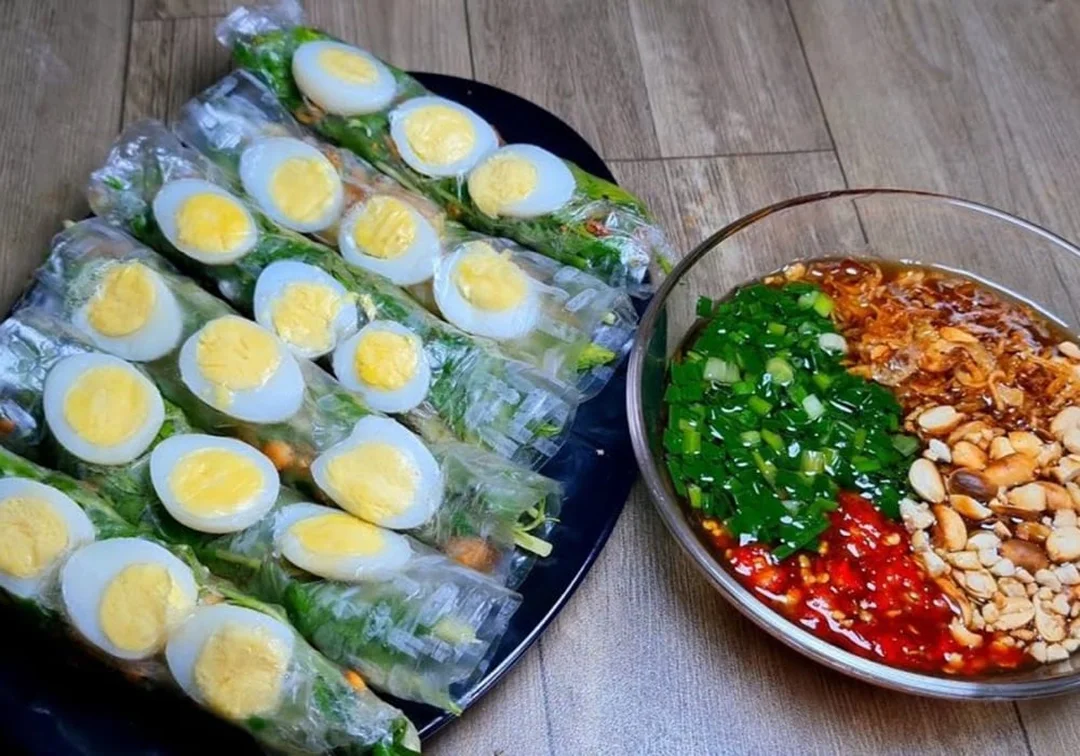 bánh tráng cuốn trứng cút sốt bơ ăn vặt