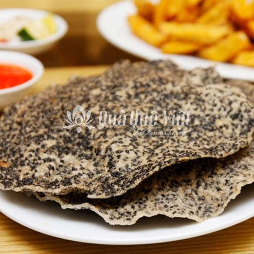 bánh tráng mè đen dạng xấp mỏng cho món cuốn