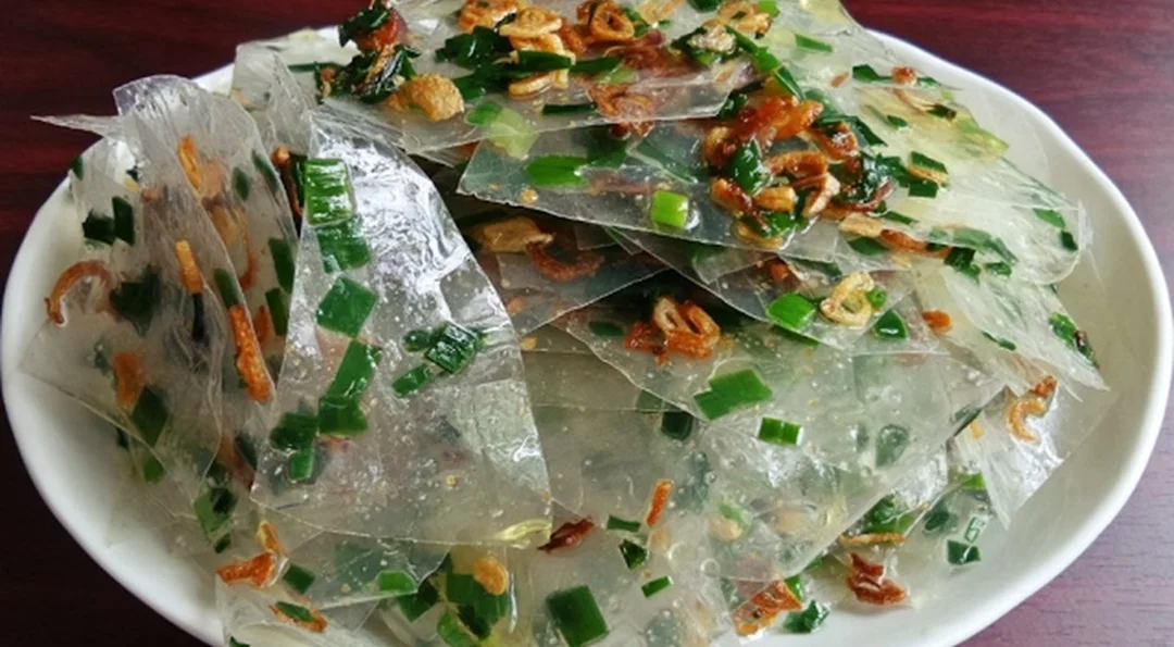 bánh tráng mỡ hành với mỡ hành và topping ăn vặt