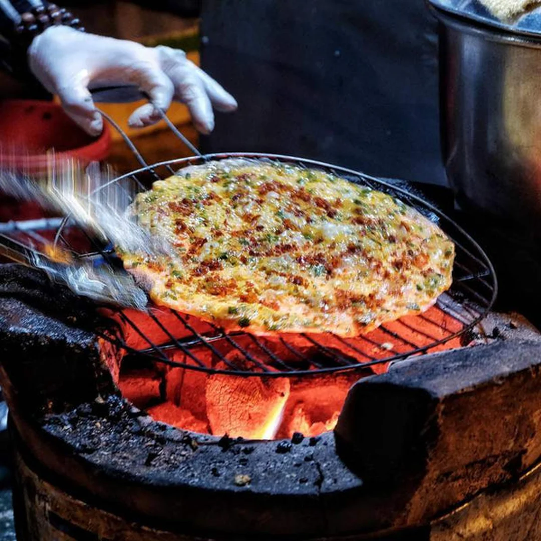bánh tráng nướng dì đinh nhiều topping tại Đà Lạt