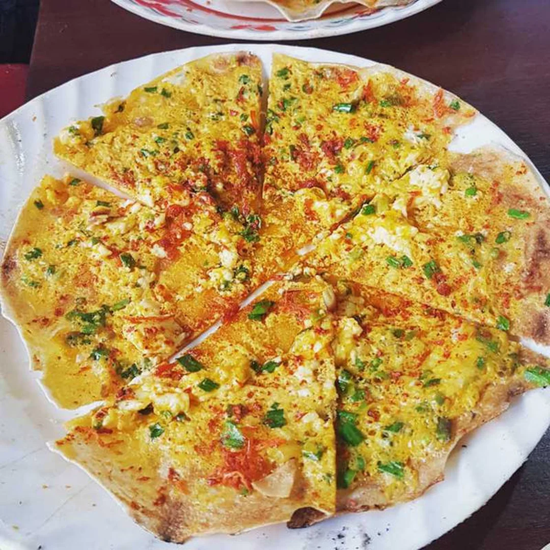 bánh tráng nướng dì đinh nướng trên bếp than tại Đà Lạt