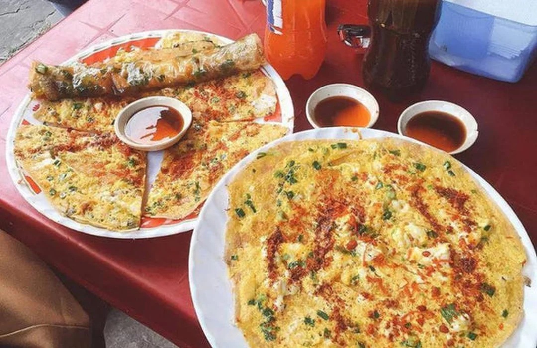 bánh tráng nướng dì đinh phù hợp lịch ăn vặt Đà Lạt
