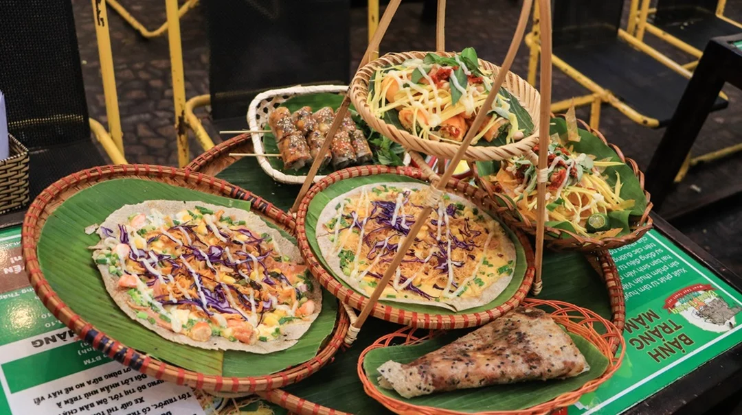 Bánh tráng nướng gần đây phiên bản Sài Gòn nhiều topping bánh tráng nướng gần đây phiên bản Sài Gòn nhiều topping