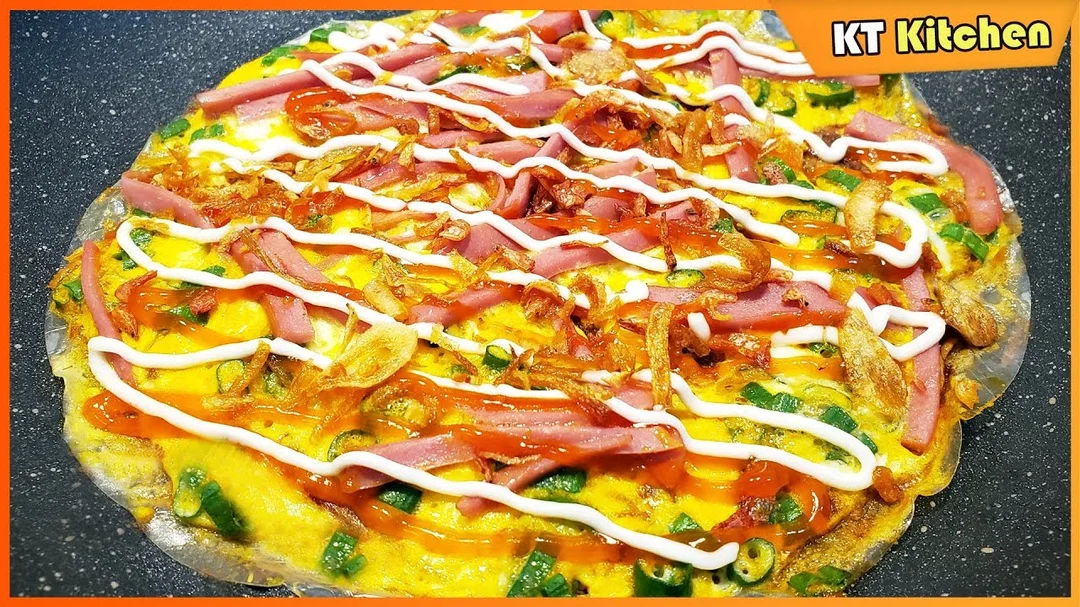 bánh tráng nướng giòn thơm với trứng và topping