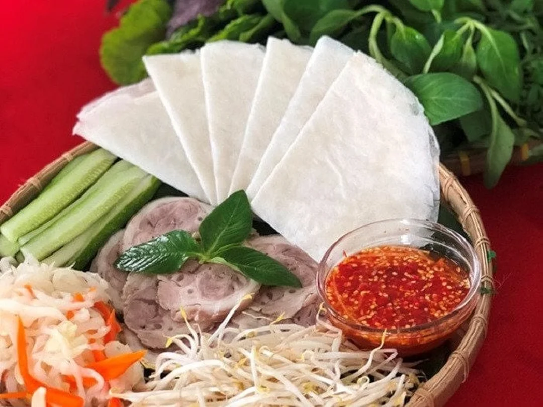 bánh tráng phơi sương Tây Ninh xếp thành chồng