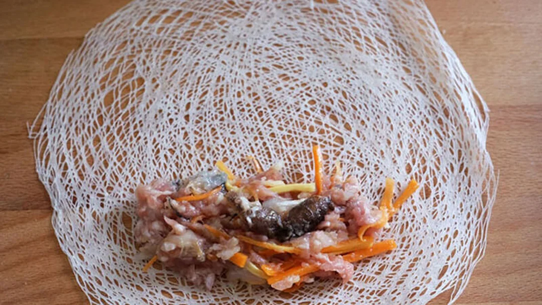 bánh tráng rế cuốn chả giò chiên giòn tại nhà
