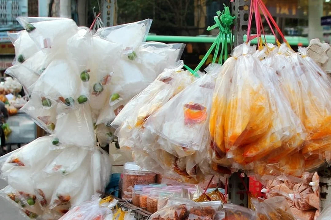 bánh tráng tây ninh phơi sương mềm dẻo ăn với thịt luộc