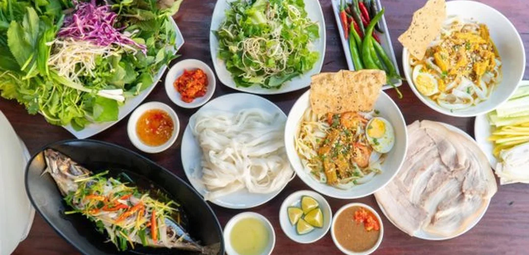bánh tráng thịt heo đại lộc tại quán ăn địa phương Đà Nẵng