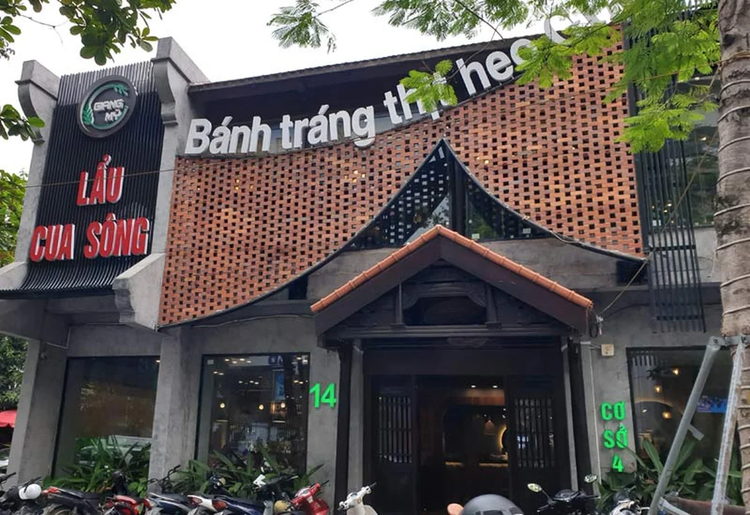 bánh tráng thịt heo giang mỹ món cuốn bày trí tại bàn ăn