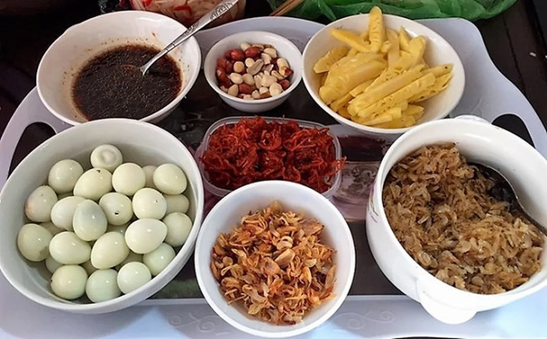 bánh tráng trộn bao nhiêu calo theo khẩu phần ăn vặt