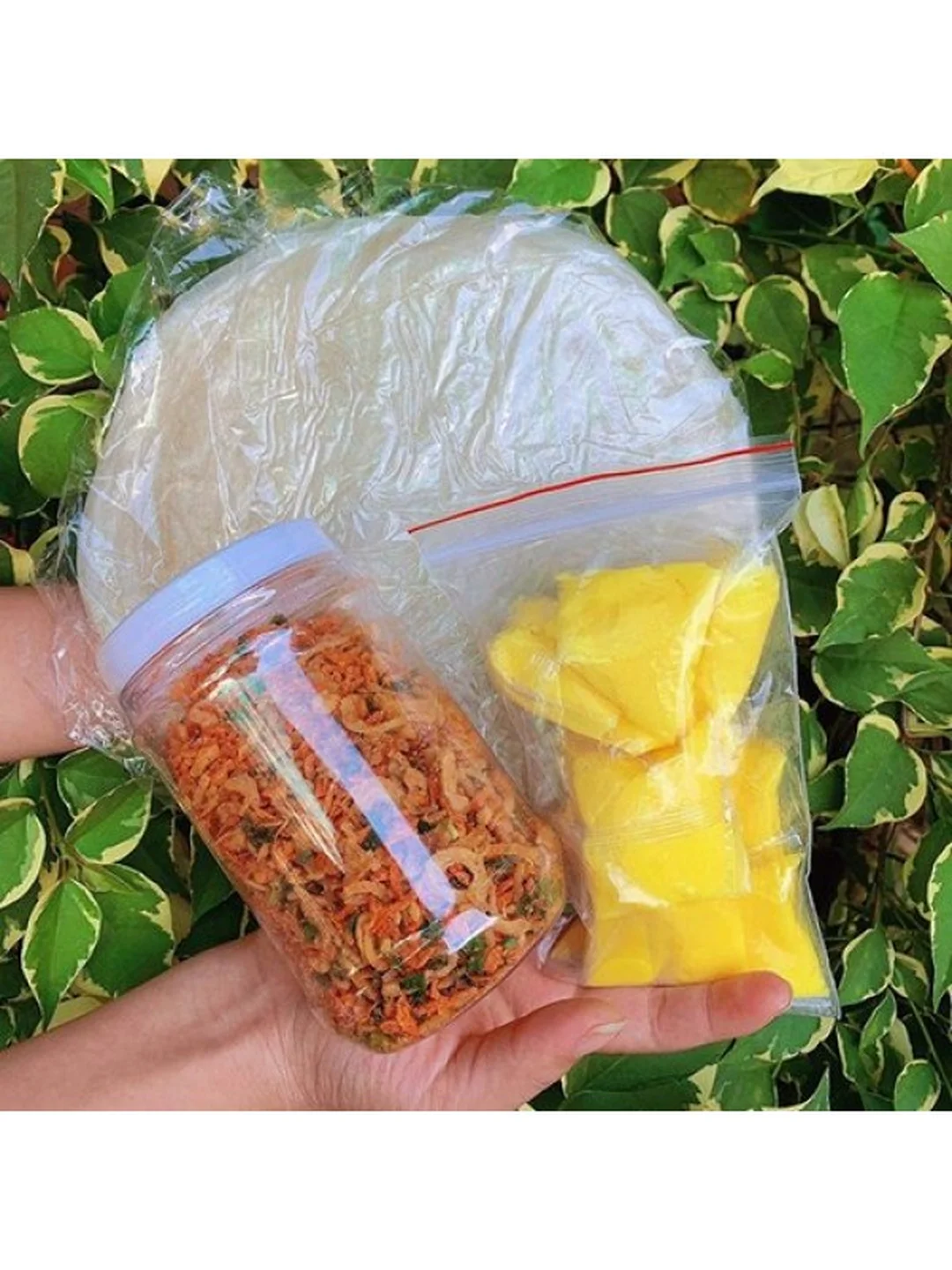 combo bánh tráng phơi sương bơ muối và sốt chấm