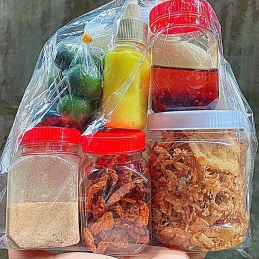 combo bánh tráng phơi sương kèm muối và sốt ăn liền