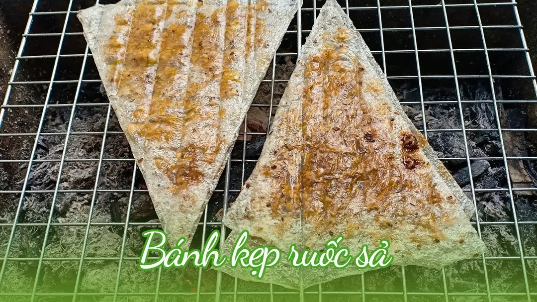Video hướng dẫn làm bánh tráng kẹp ruốc sả tại nhà